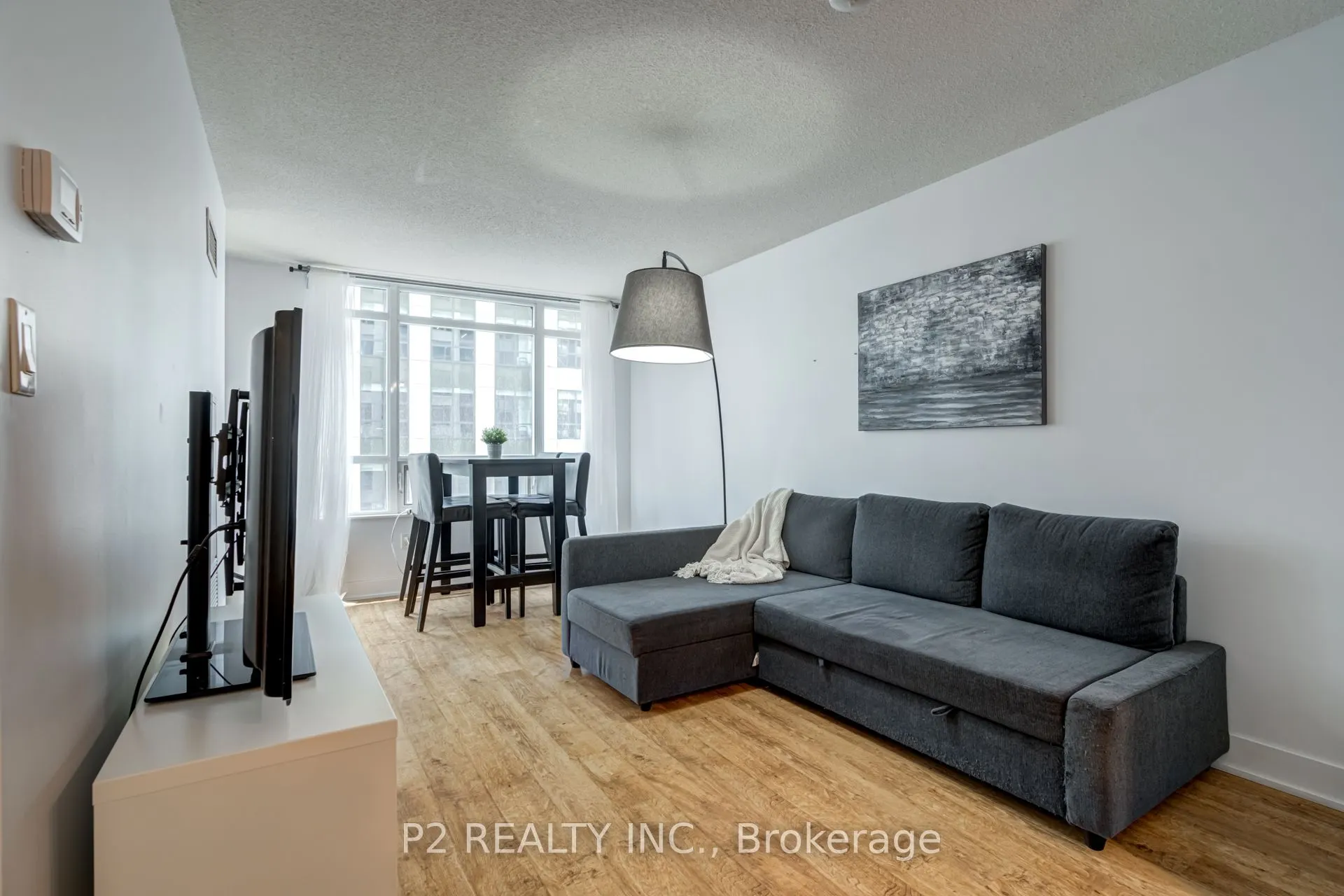 20 Blue Jays Way, #1011