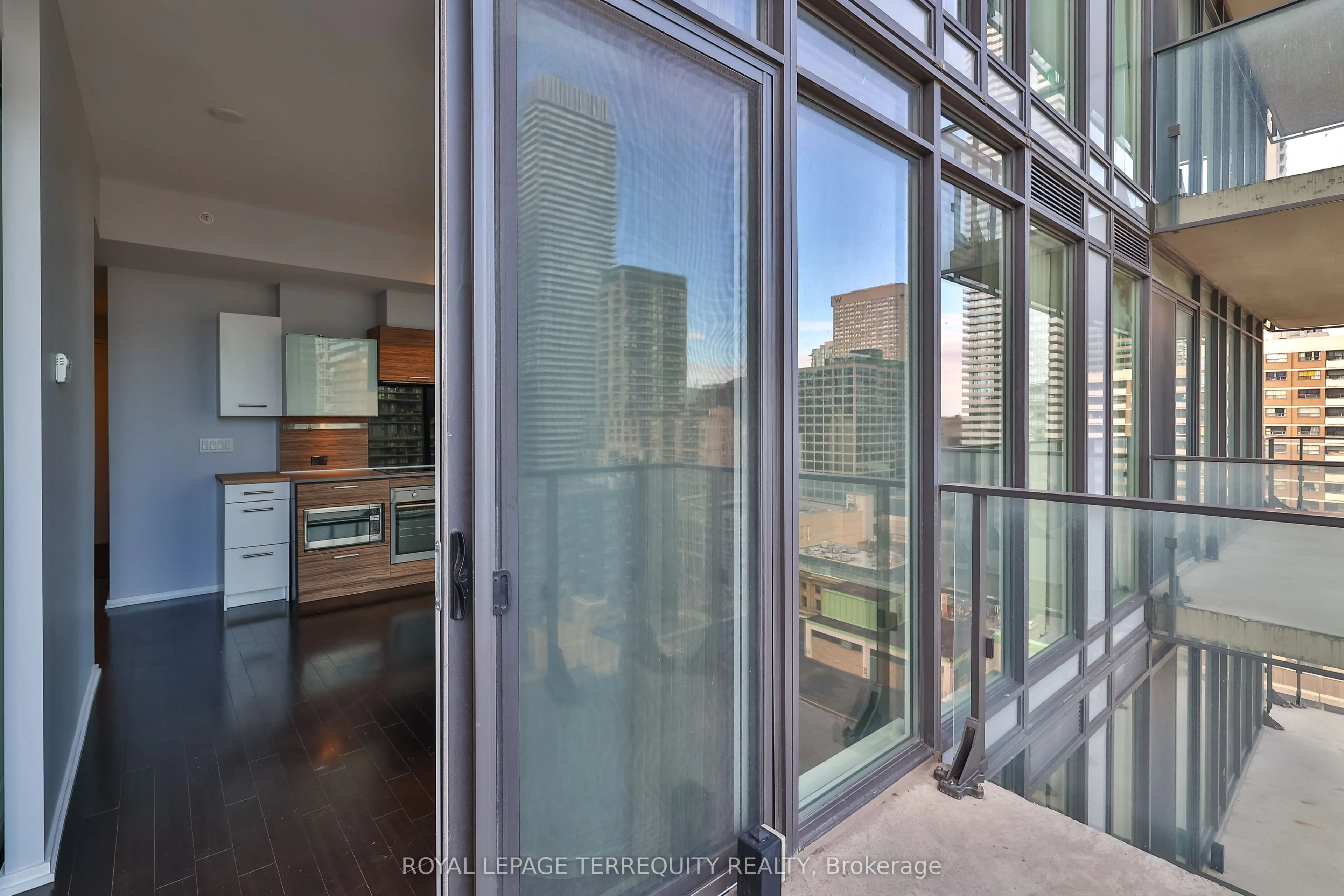 75 St Nicholas Street, #1609