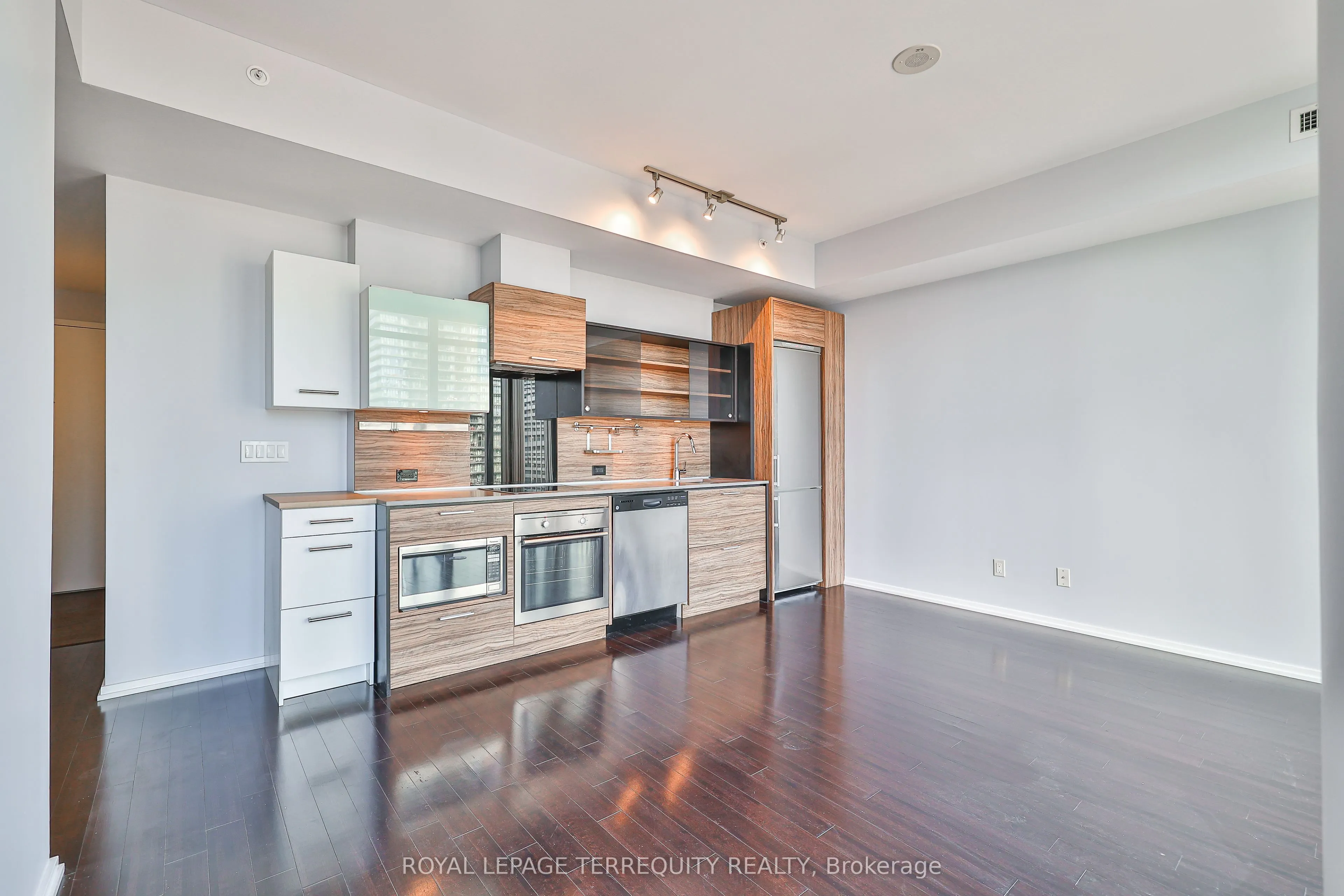 75 St Nicholas Street, #1609