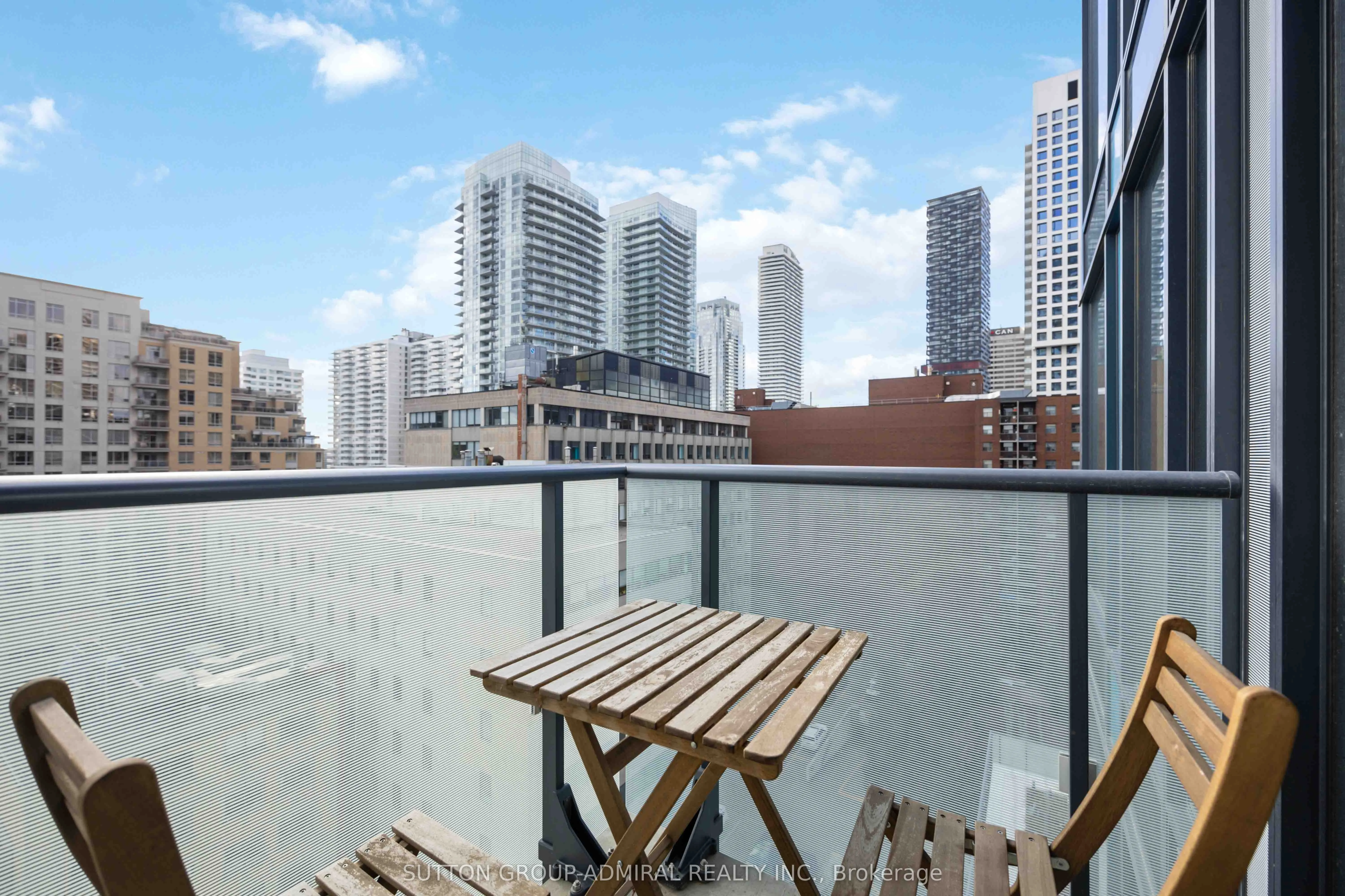 161 Roehampton Avenue, #1012