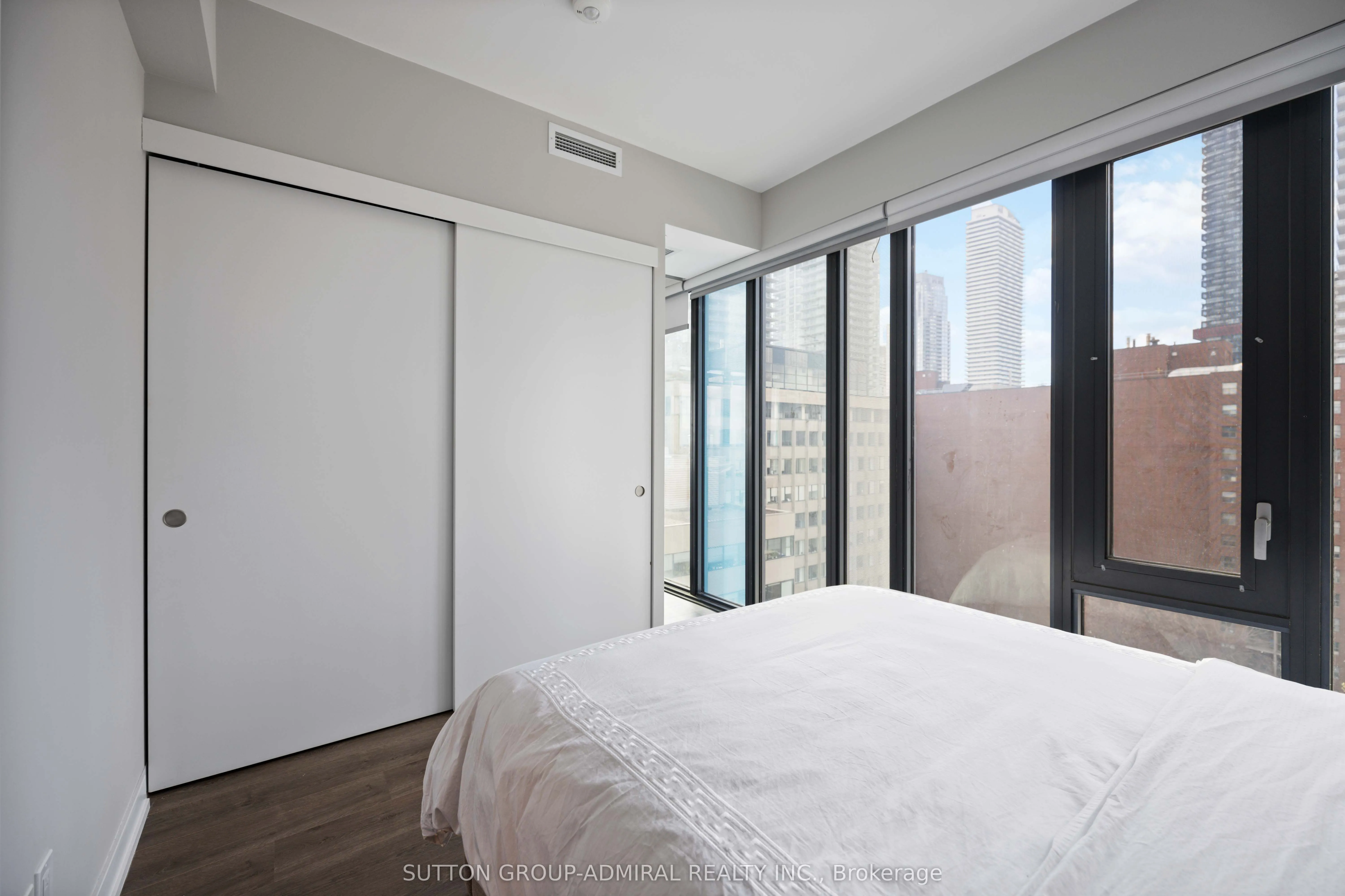 161 Roehampton Avenue, #1012