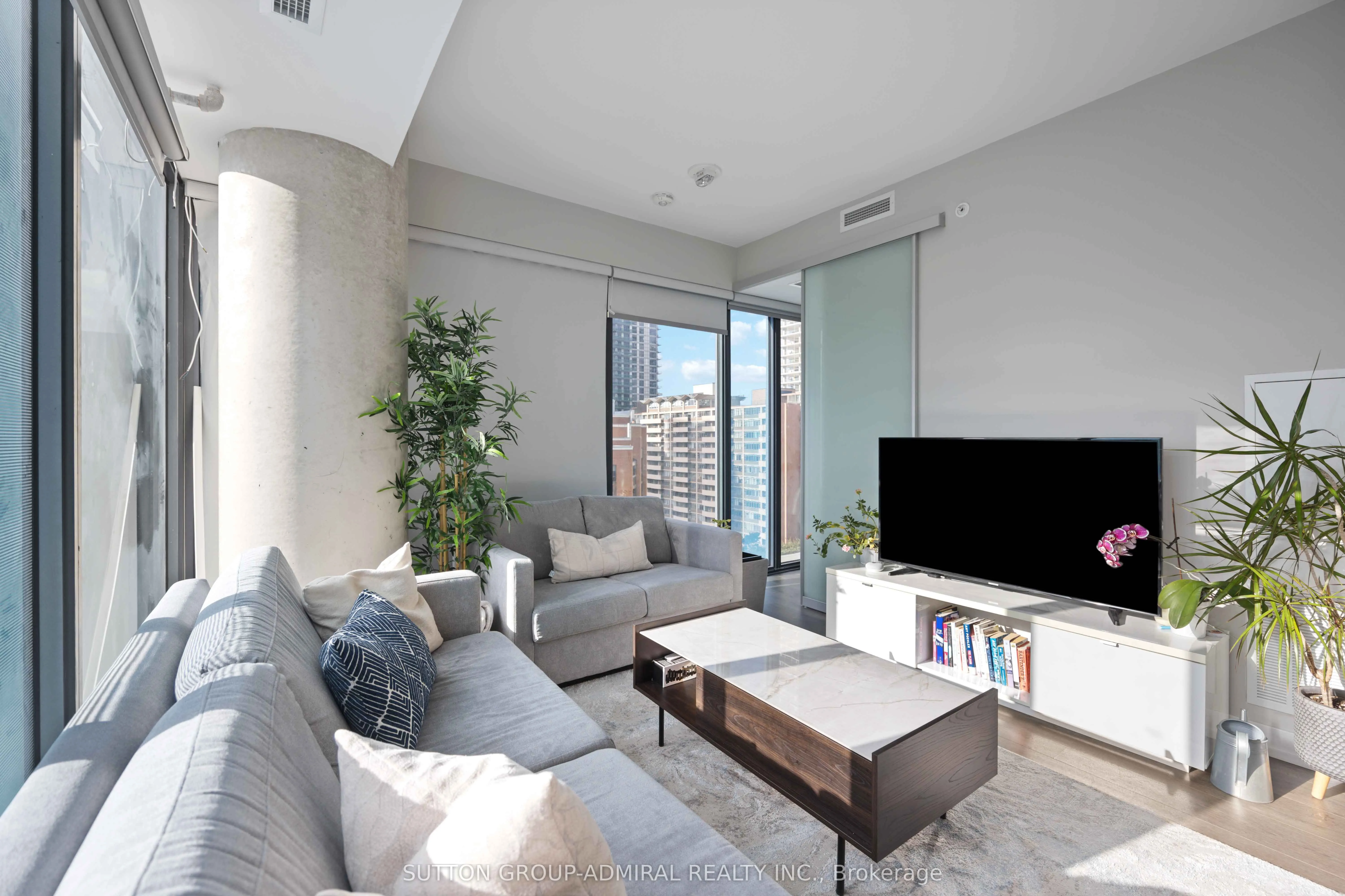 161 Roehampton Avenue, #1012