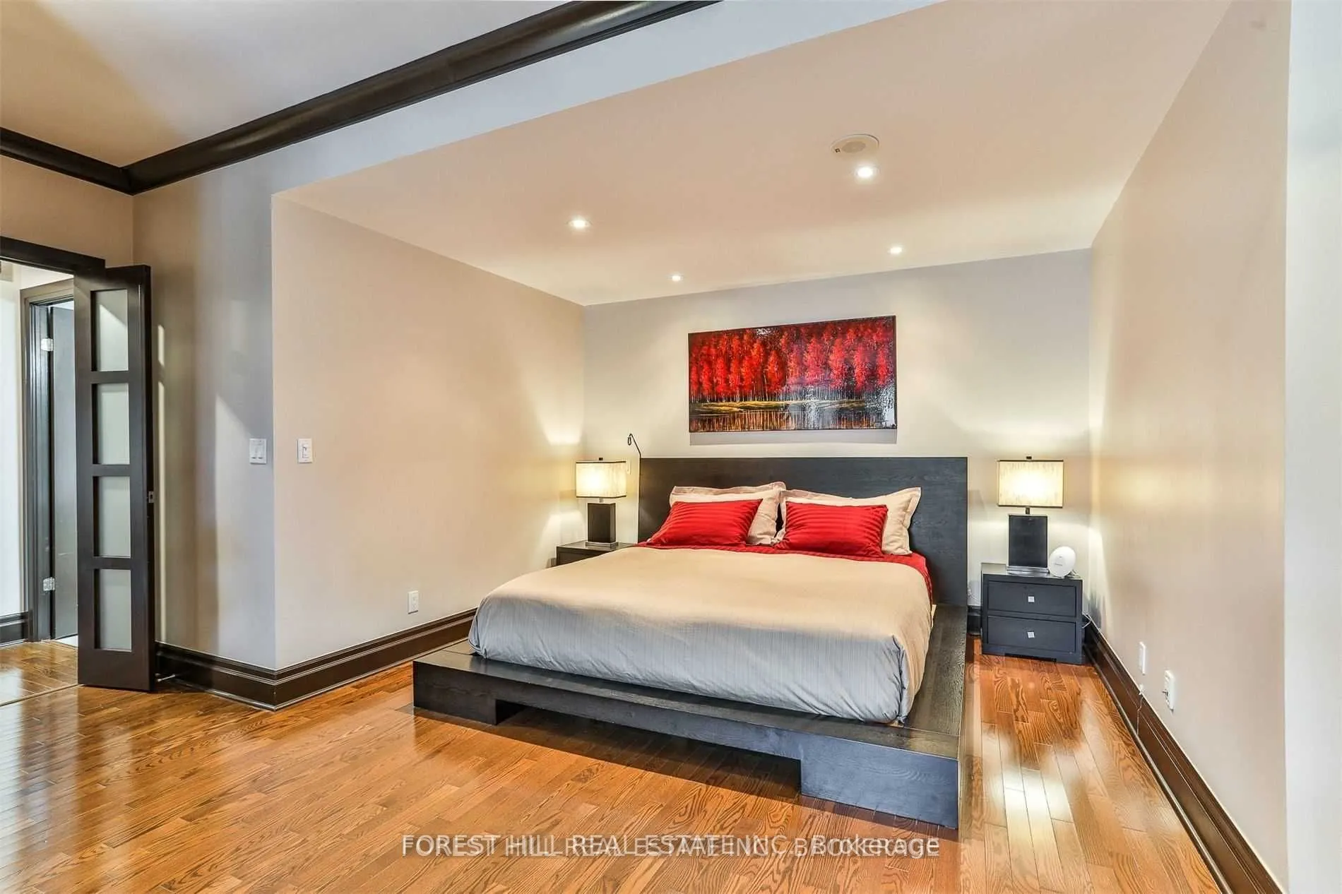 300 Bloor Street E, #2701