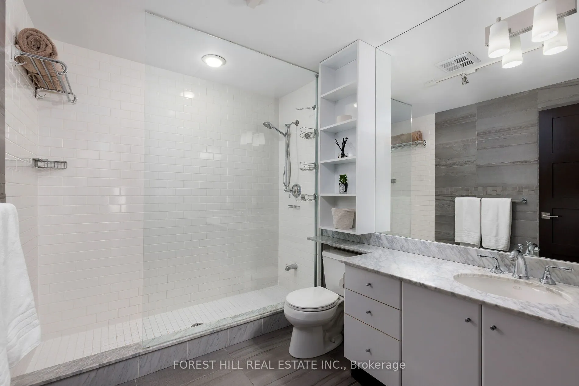 300 Bloor Street E, #2701