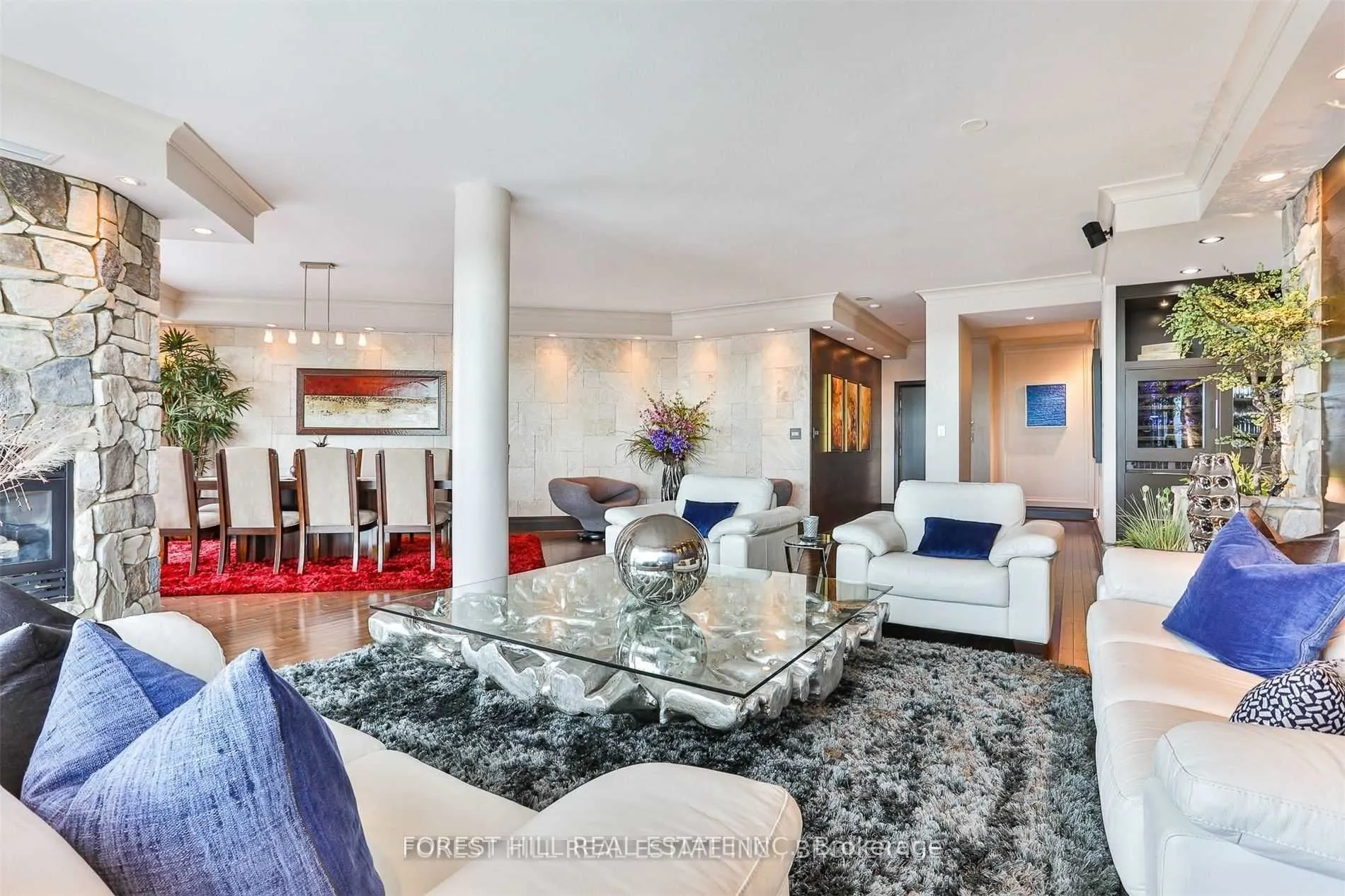 300 Bloor Street E, #2701