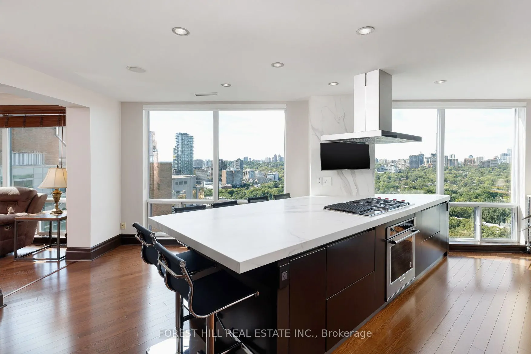 300 Bloor Street E, #2701