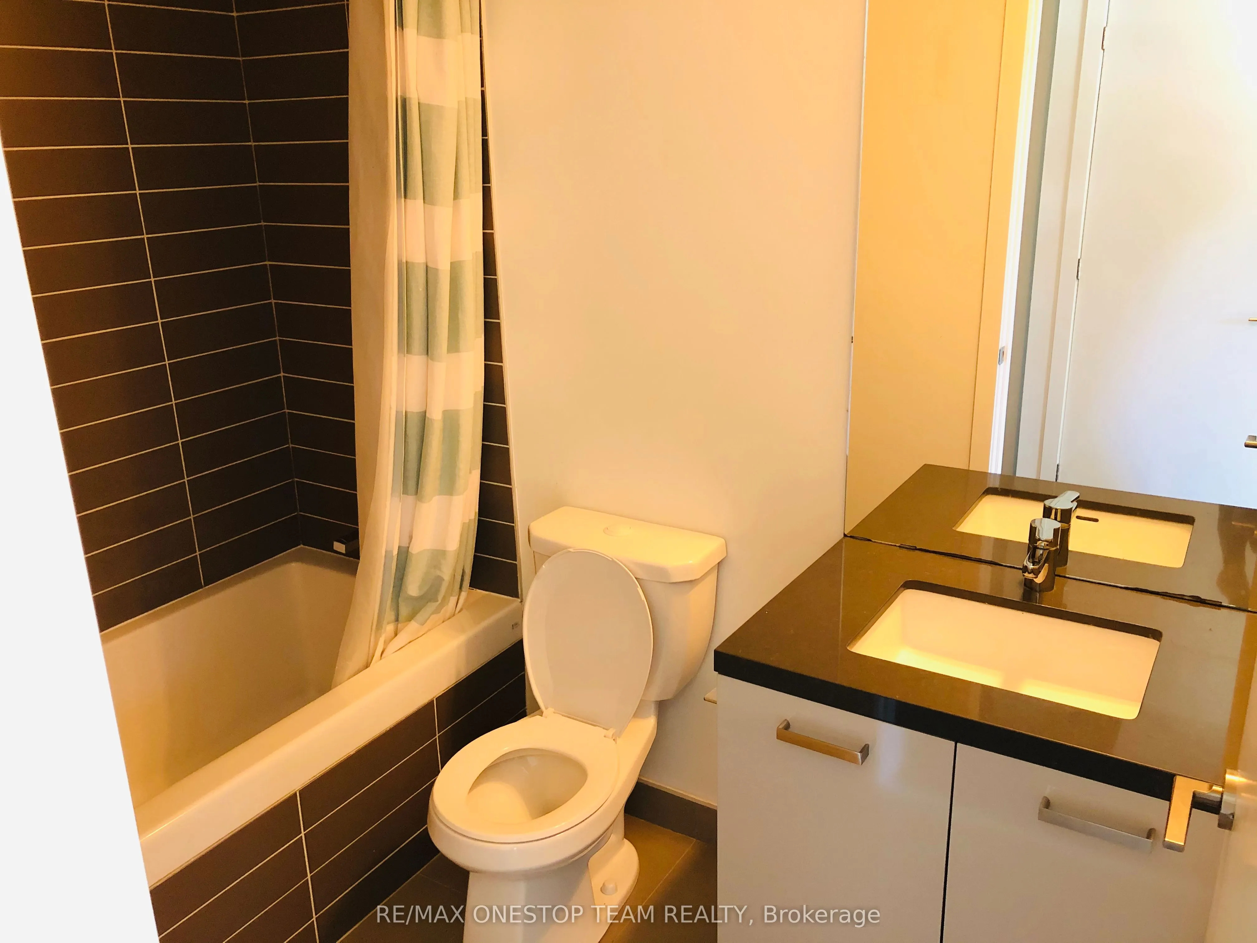 11 Charlotte Street, #409
