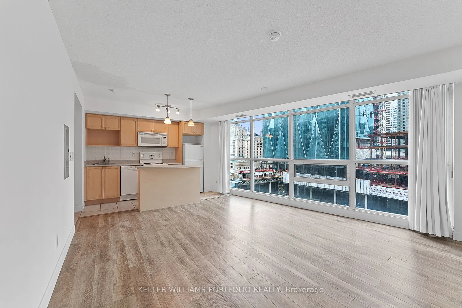 18 Yonge Street, #1104