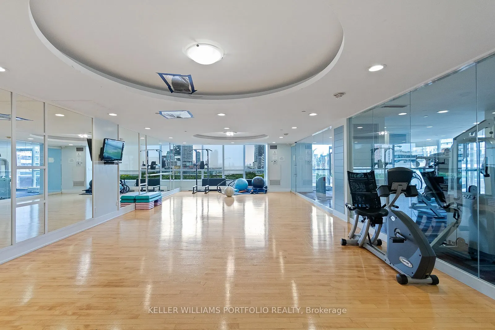18 Yonge Street, #1104