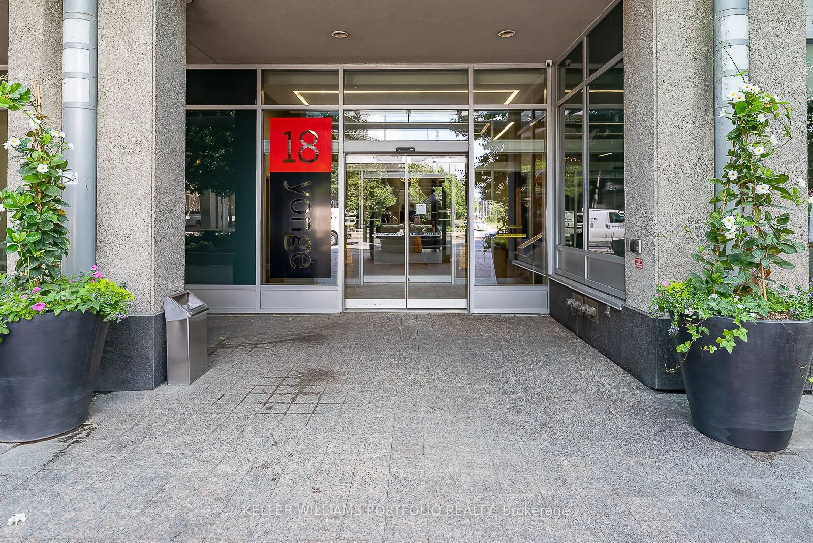 18 Yonge Street, #1104