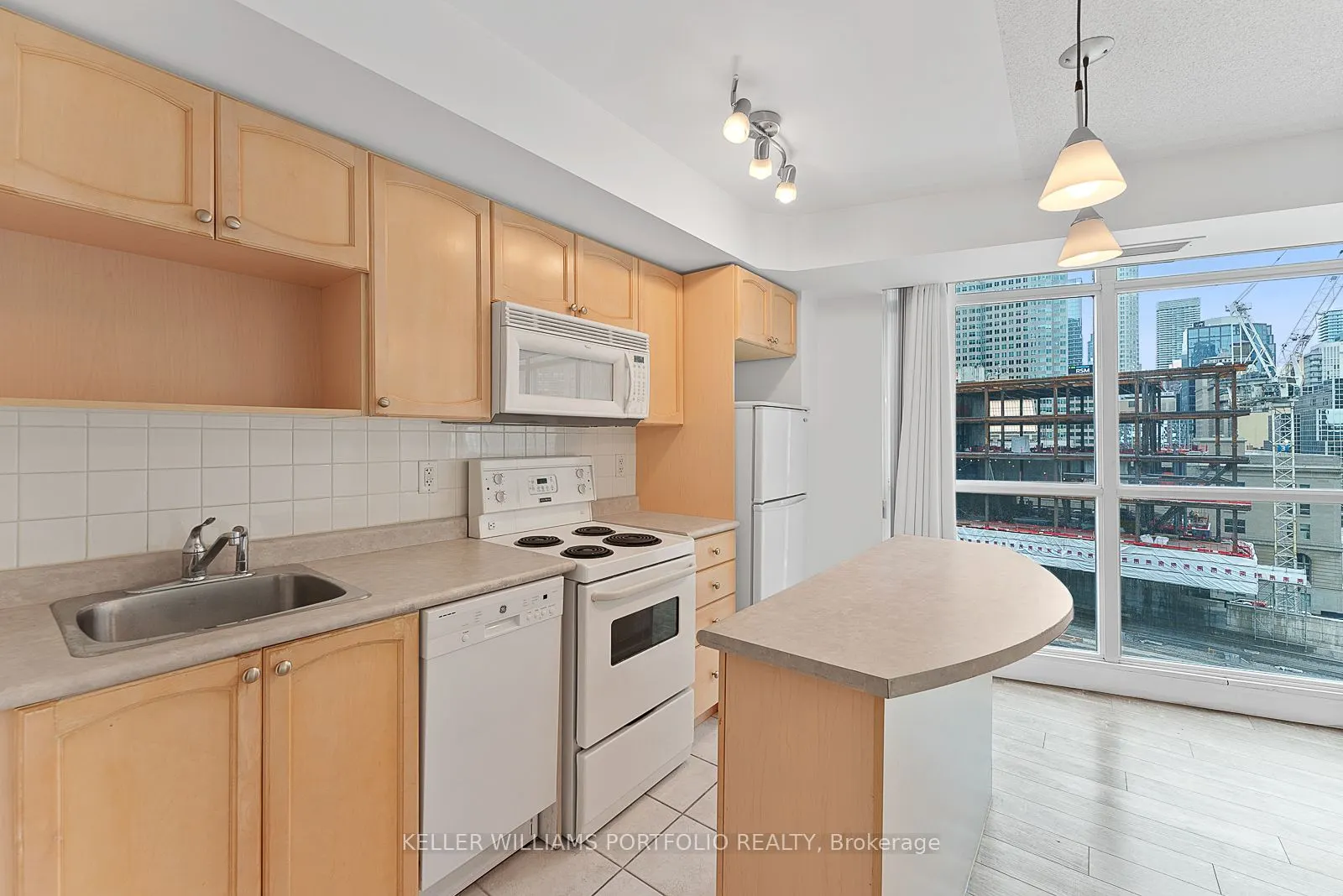 18 Yonge Street, #1104