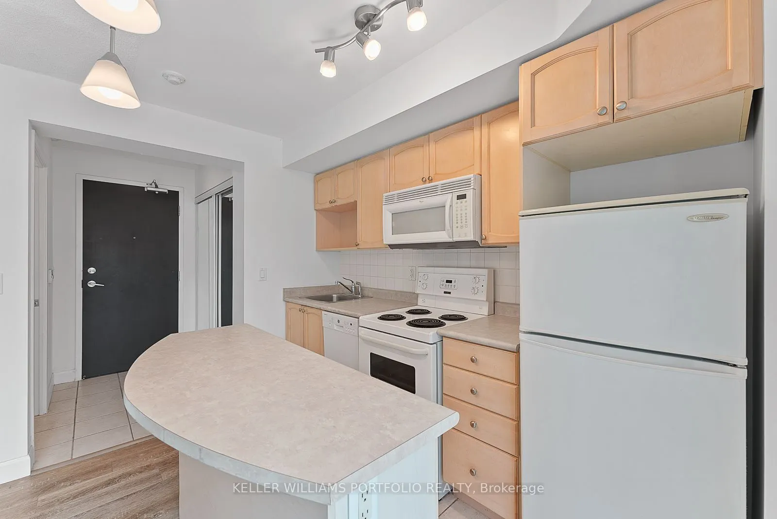 18 Yonge Street, #1104