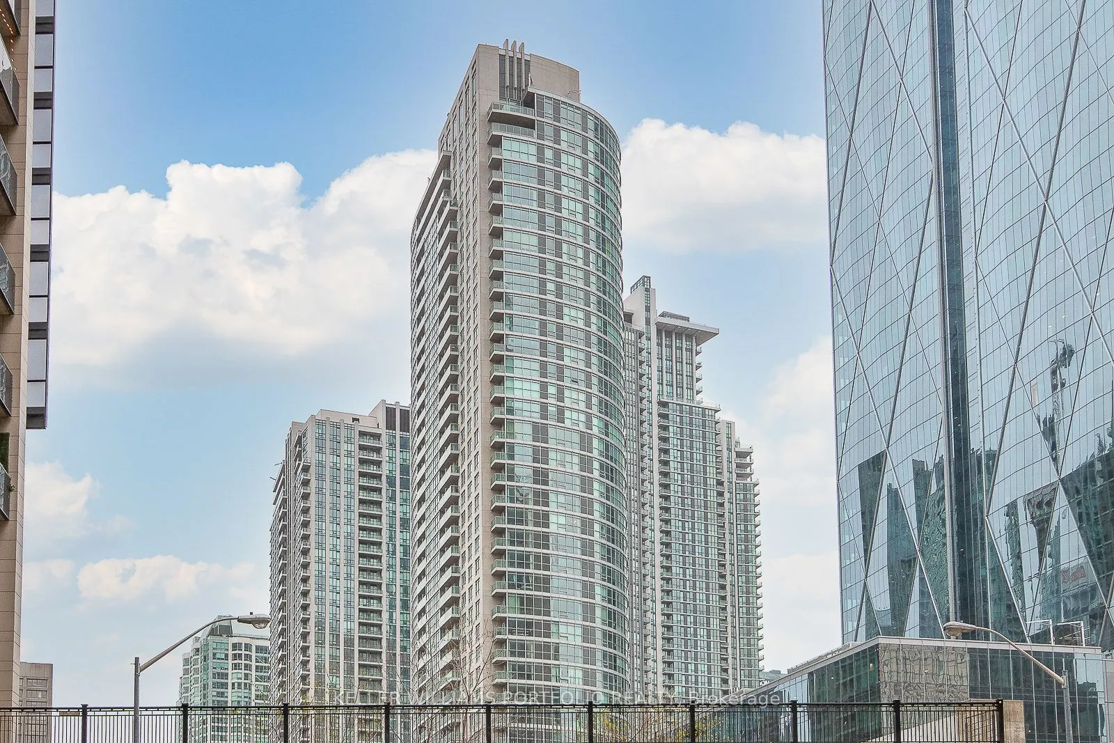 18 Yonge Street, #1104