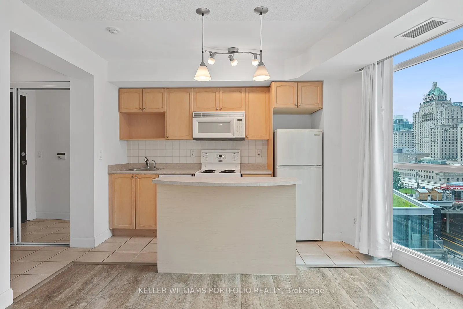 18 Yonge Street, #1104