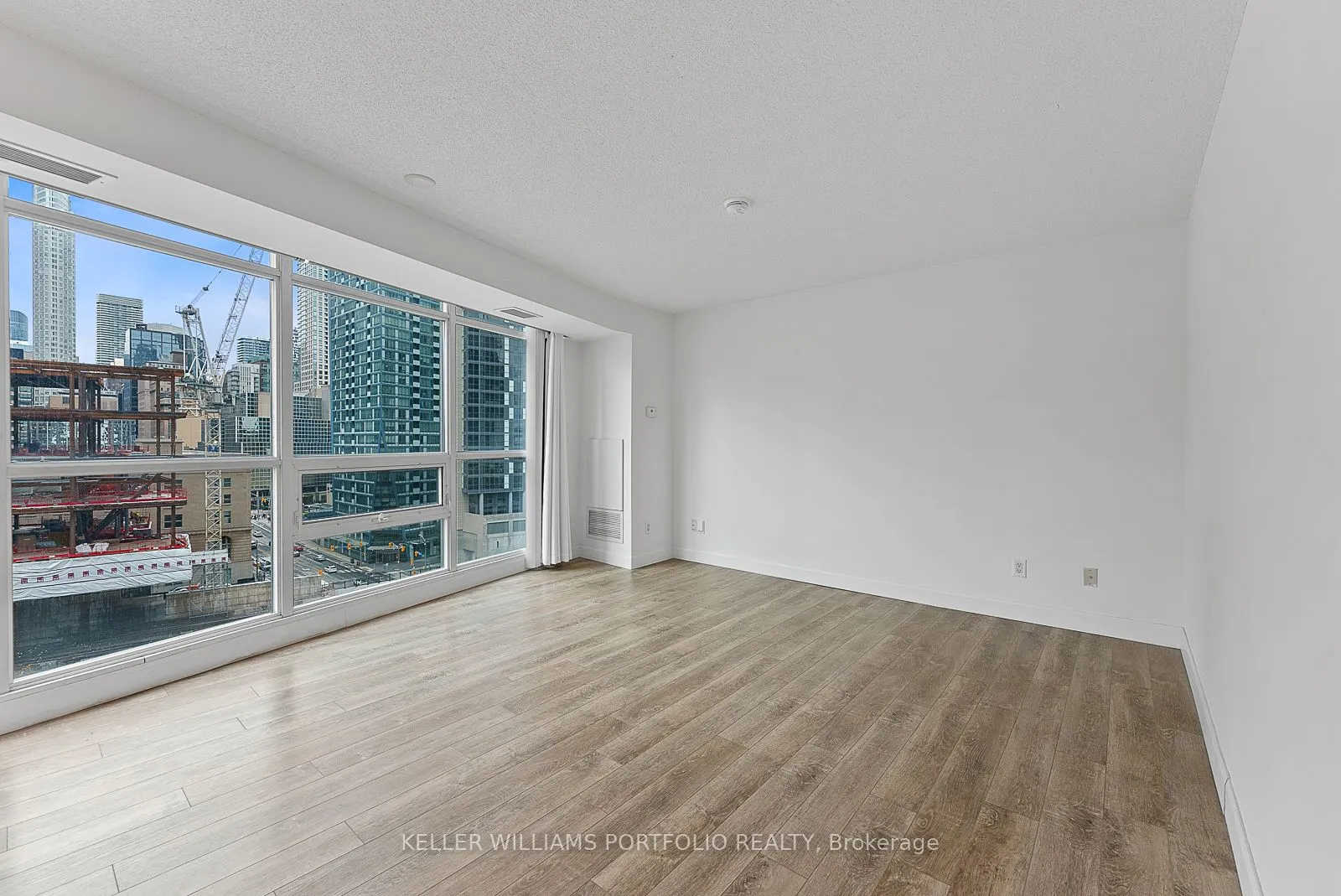 18 Yonge Street, #1104