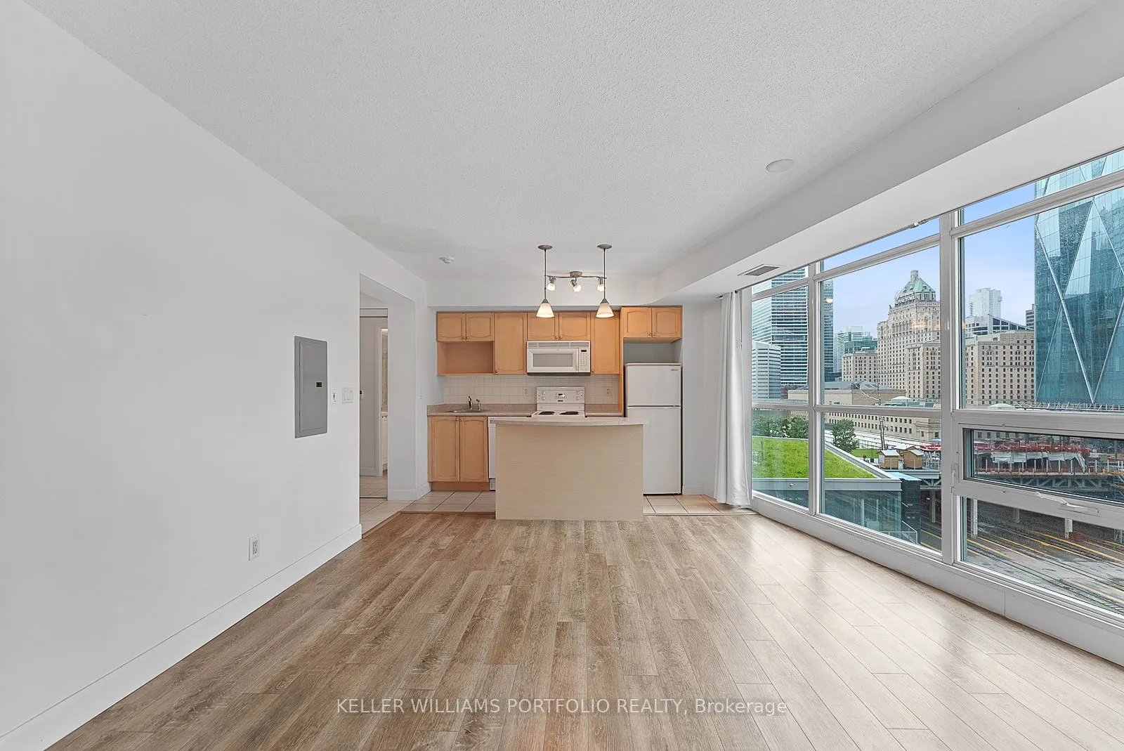 18 Yonge Street, #1104