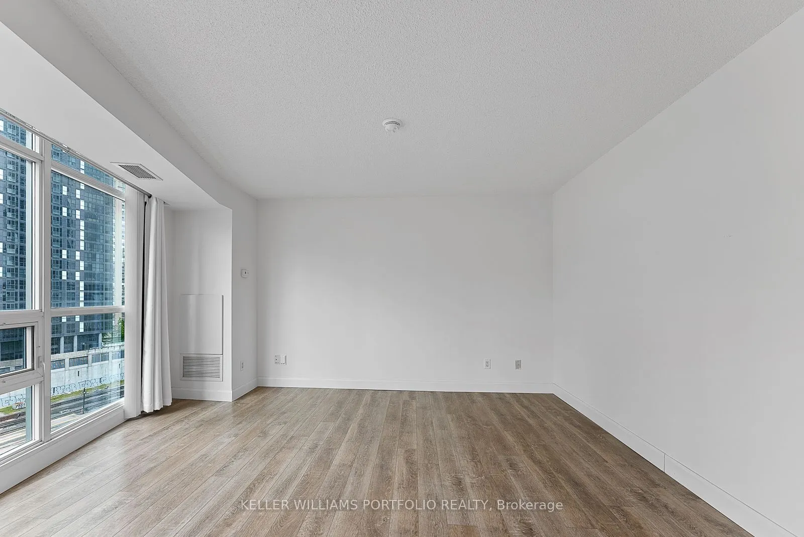 18 Yonge Street, #1104
