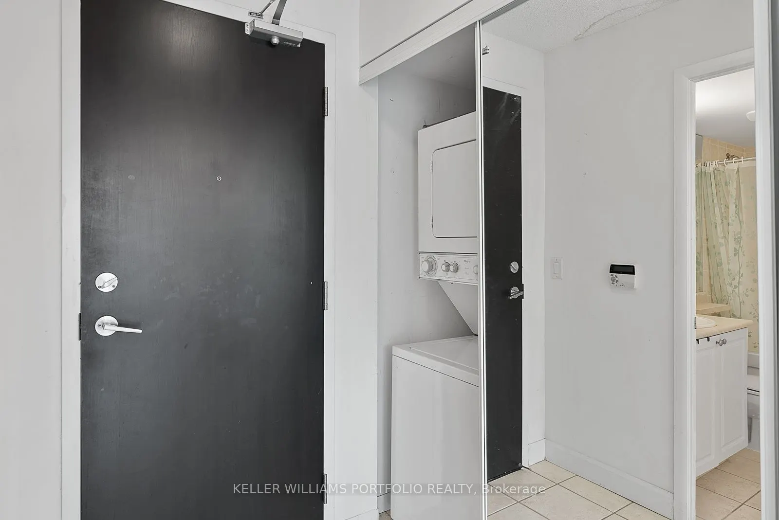 18 Yonge Street, #1104