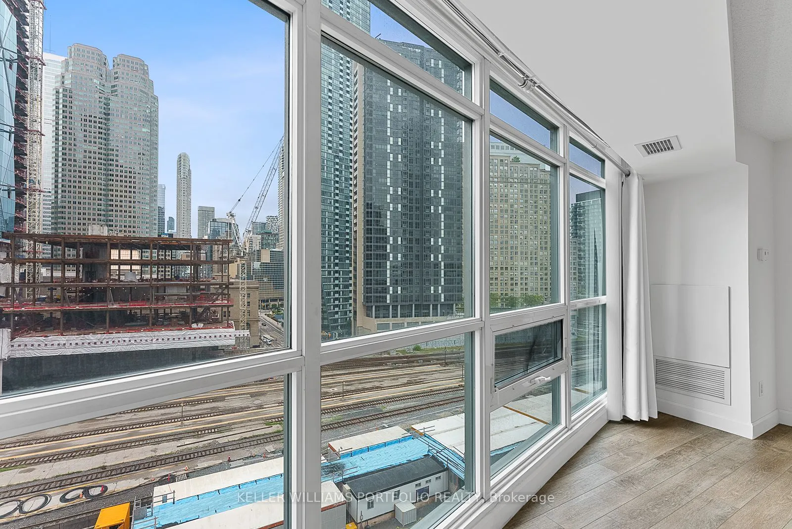 18 Yonge Street, #1104