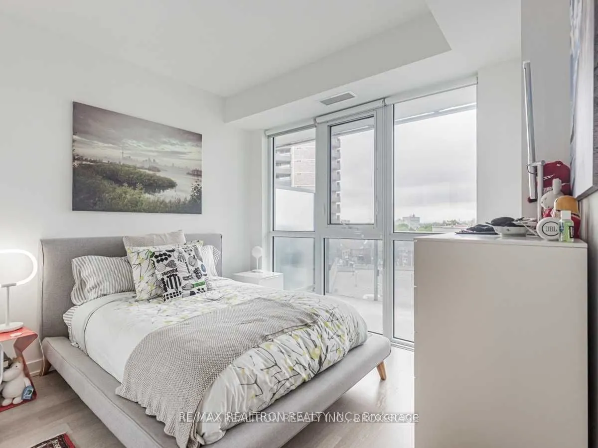501 St Clair Avenue W, #521