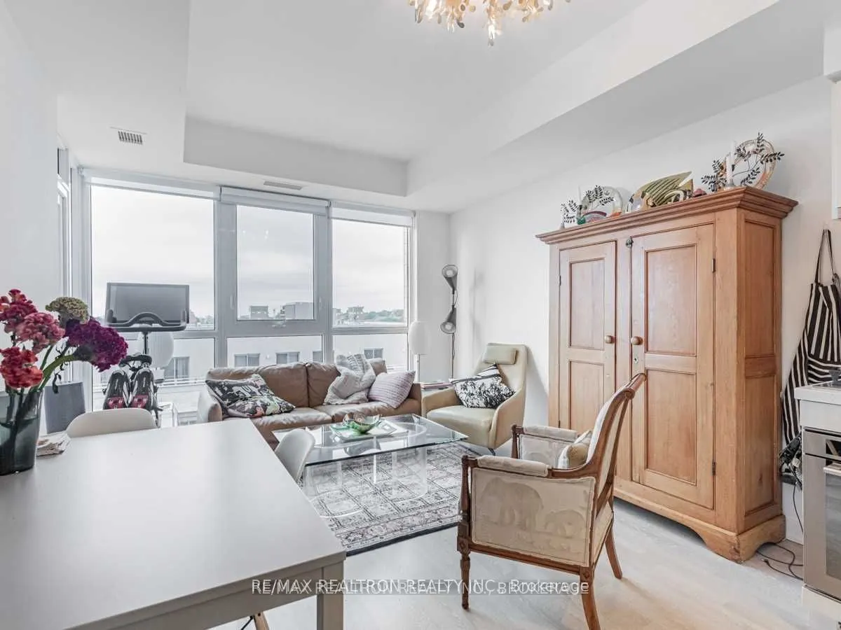 501 St Clair Avenue W, #521