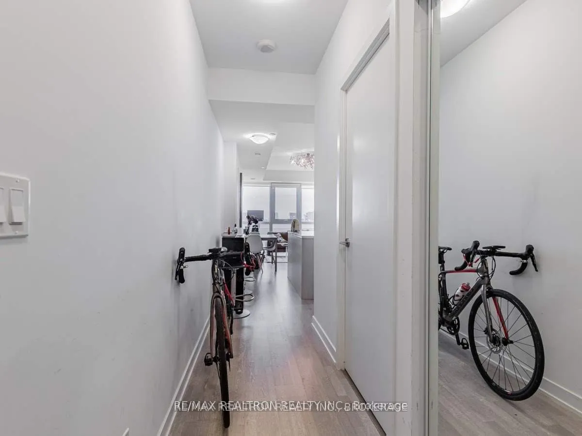 501 St Clair Avenue W, #521