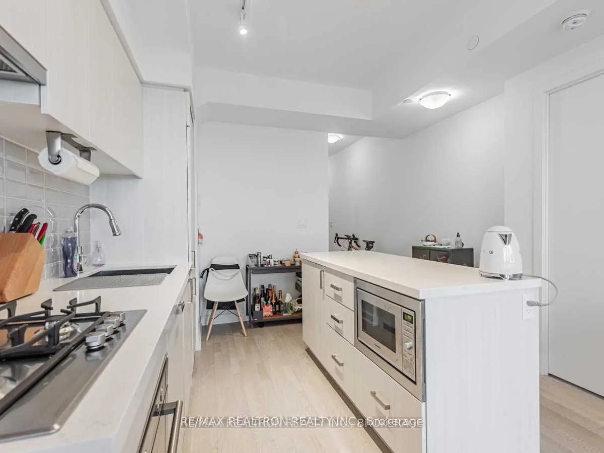 501 St Clair Avenue W, #521