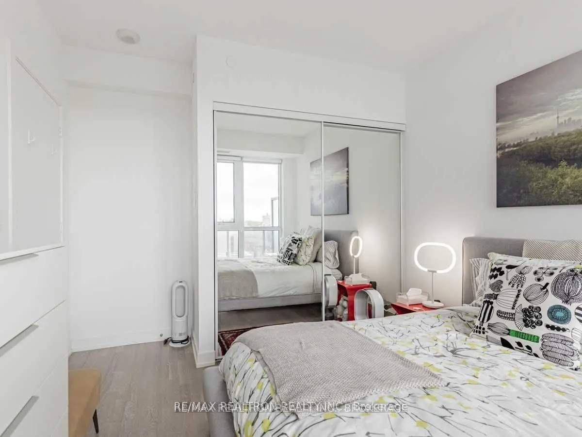 501 St Clair Avenue W, #521