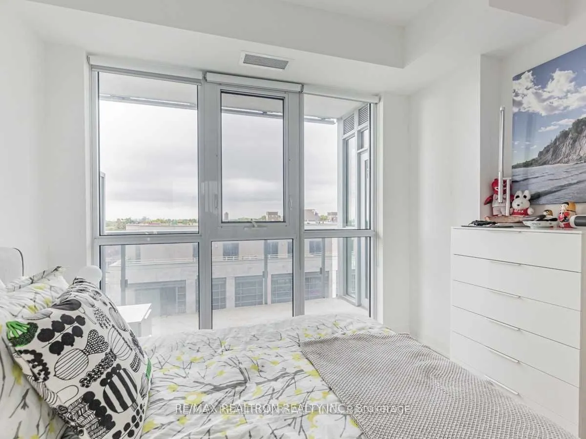 501 St Clair Avenue W, #521