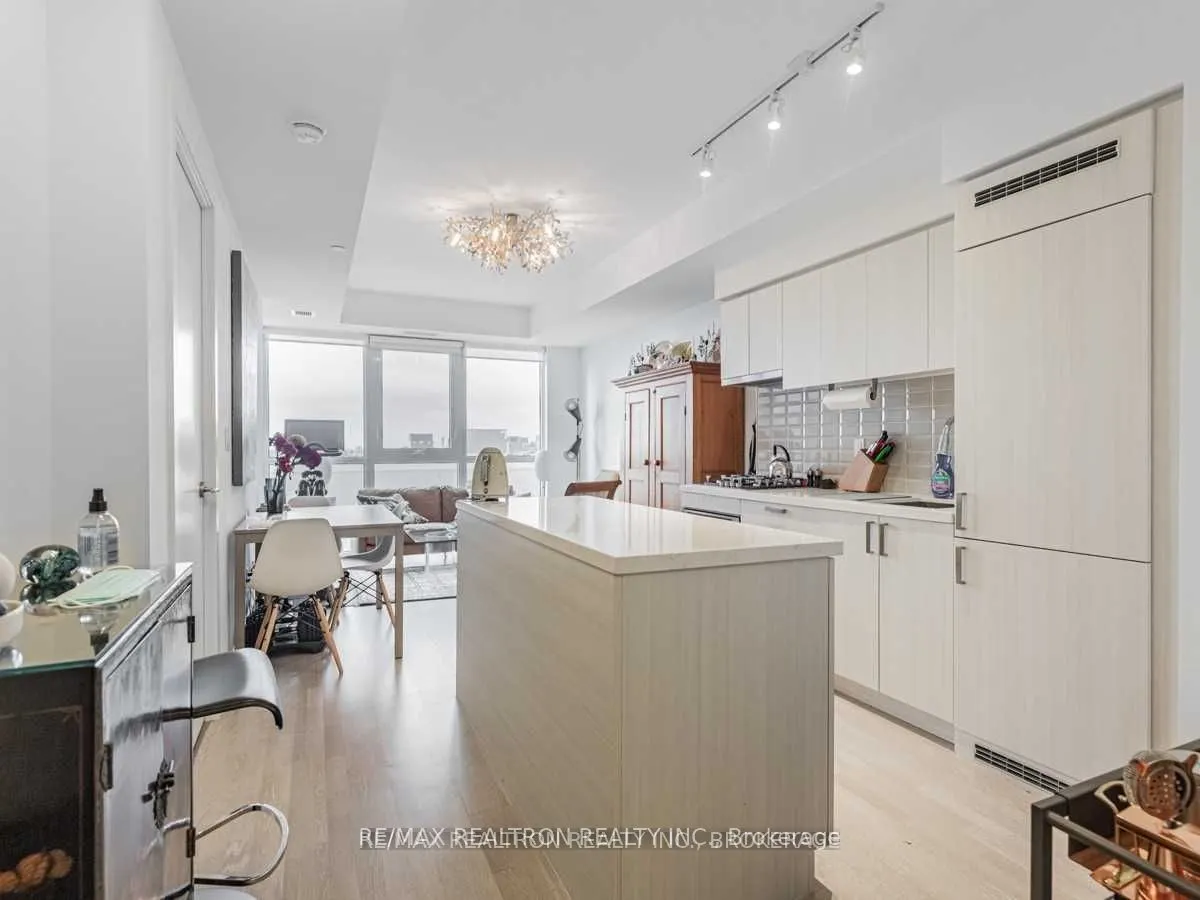 501 St Clair Avenue W, #521