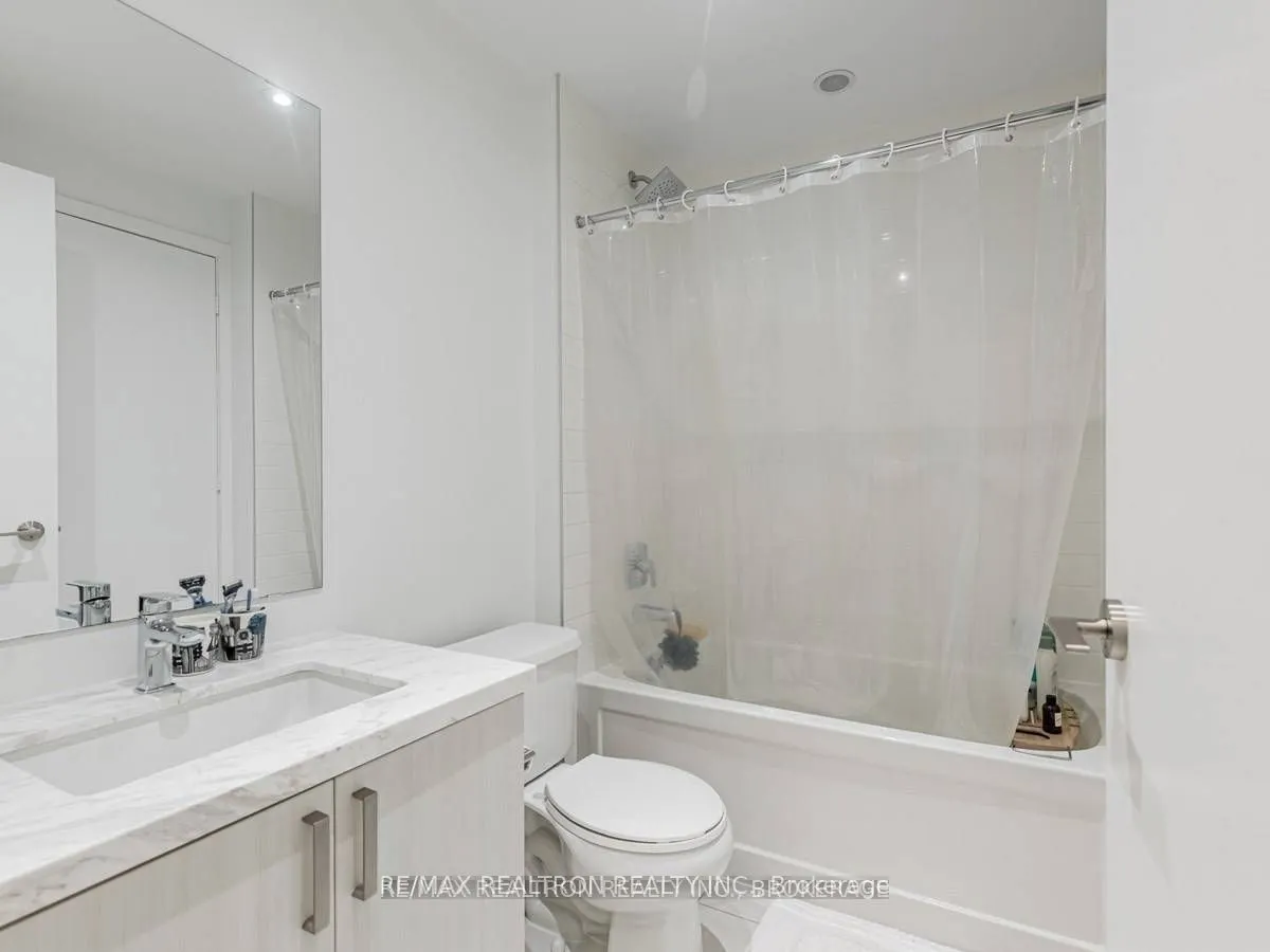 501 St Clair Avenue W, #521