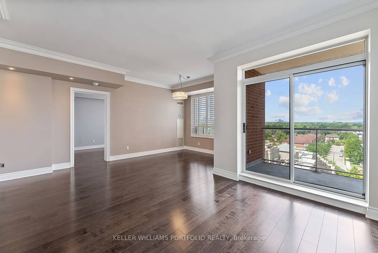 2 Clairtrell Road, #1210