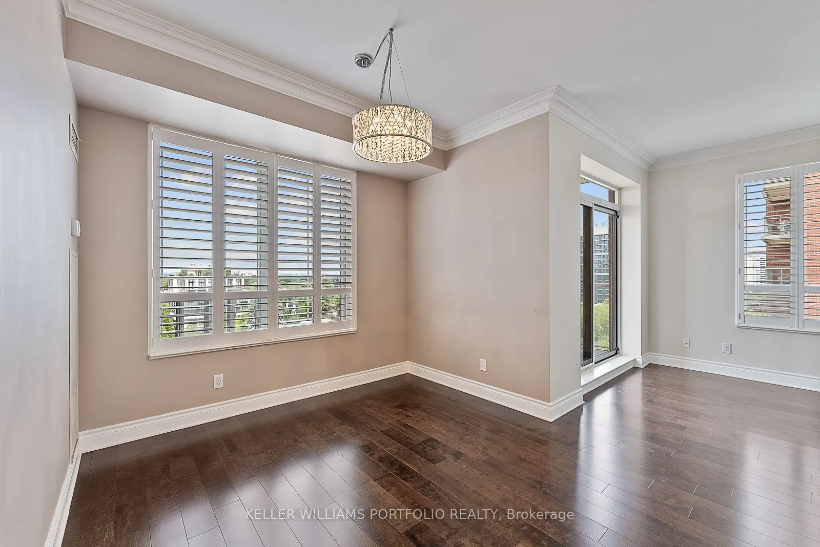 2 Clairtrell Road, #1210