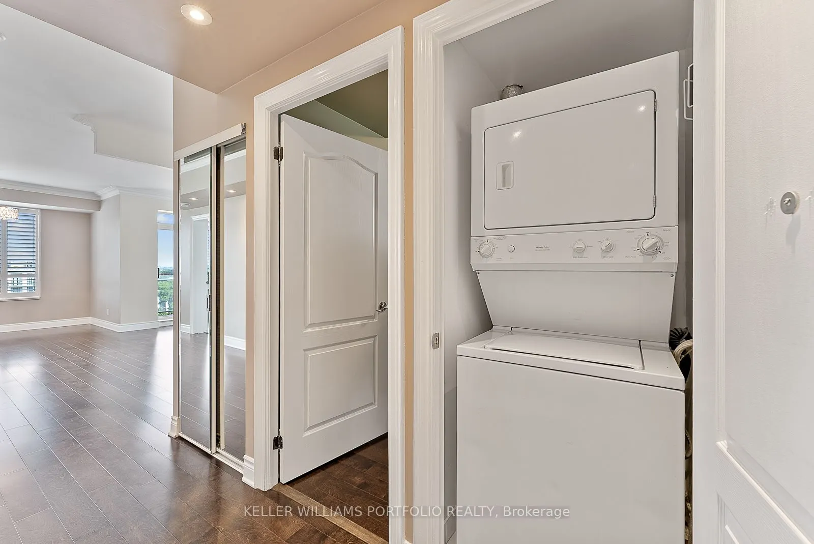 2 Clairtrell Road, #1210