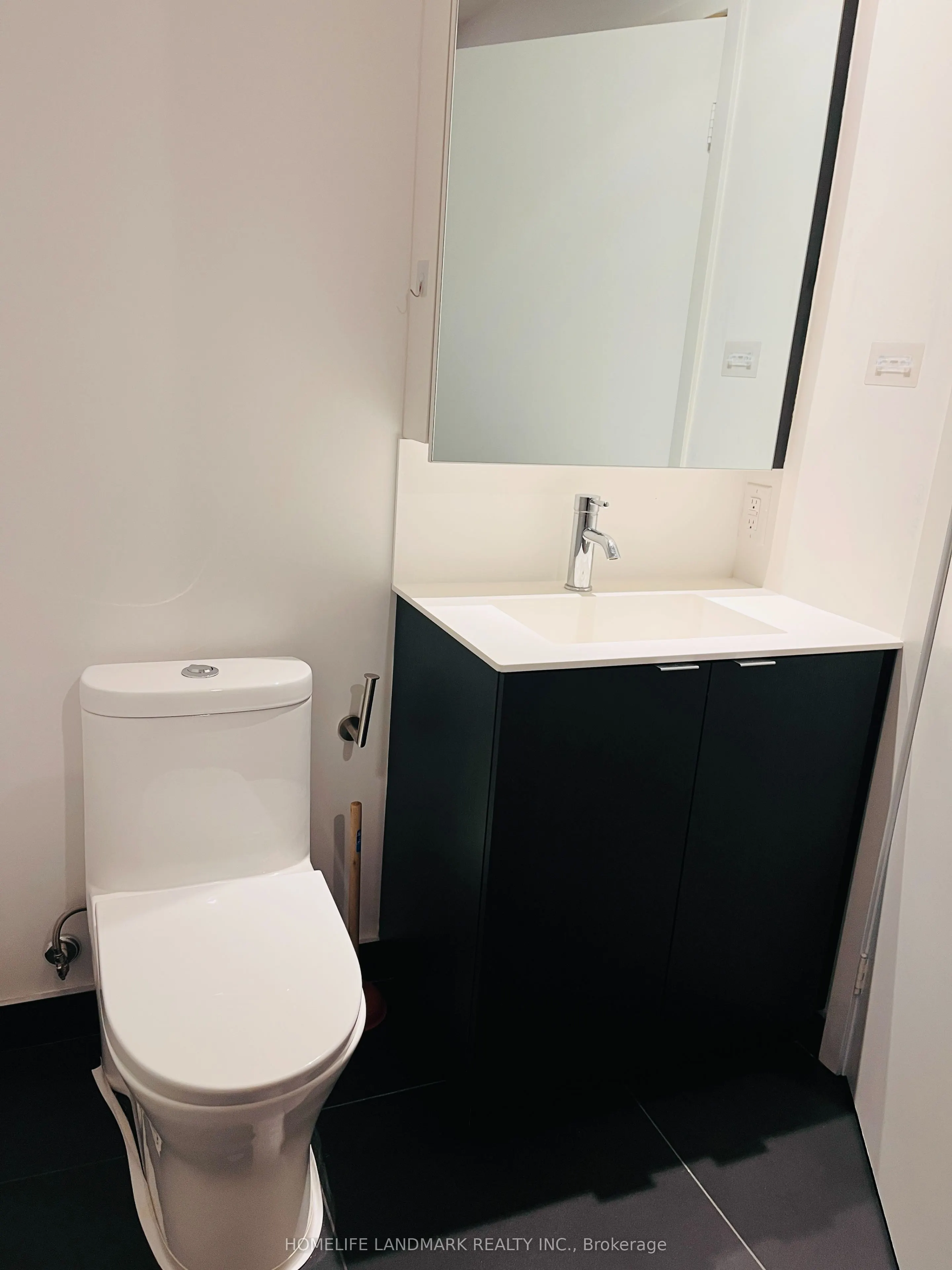 20 Edward Street, #814