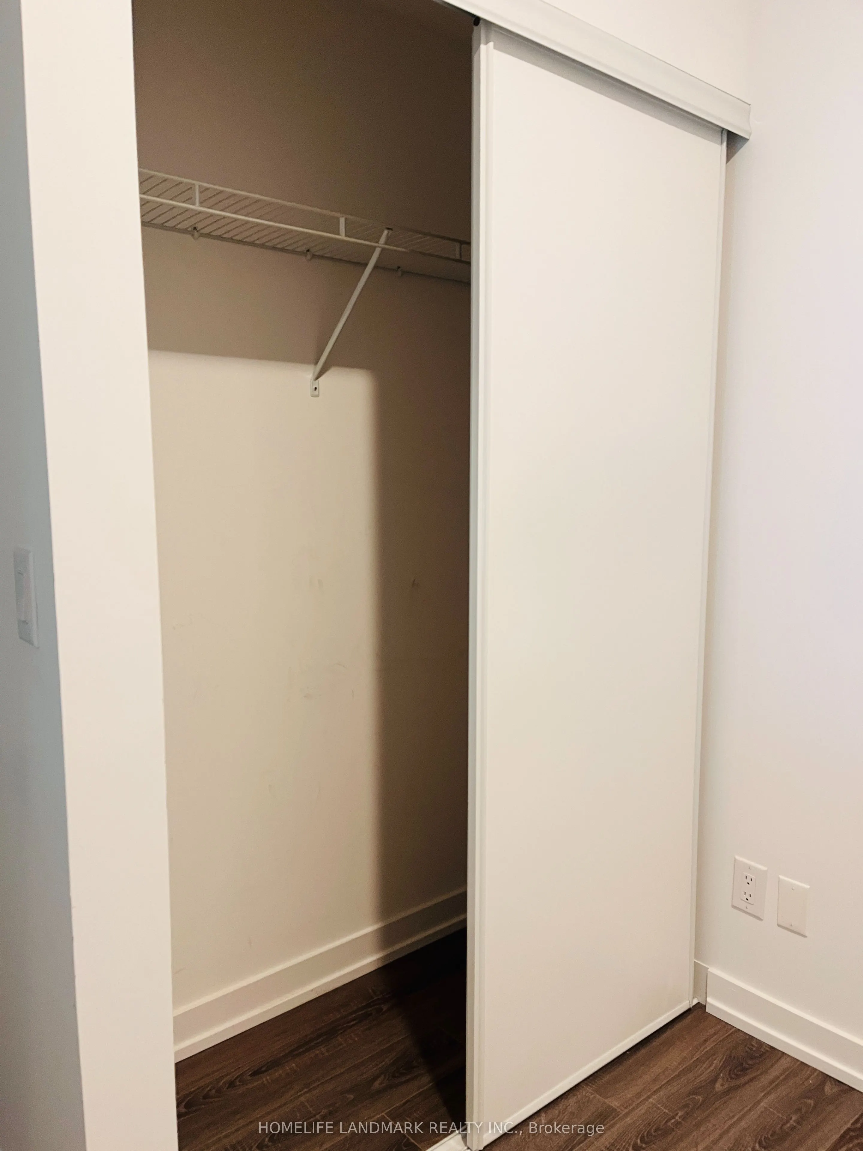 20 Edward Street, #814