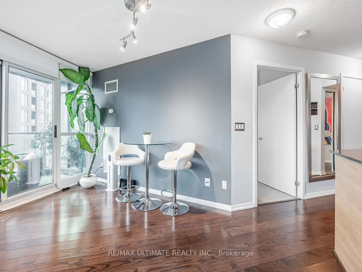 231 Fort York Boulevard, #1911