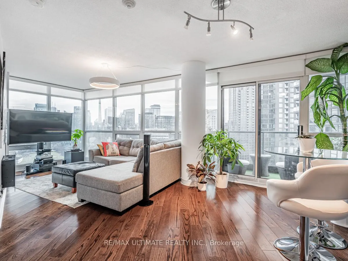 231 Fort York Boulevard, #1911
