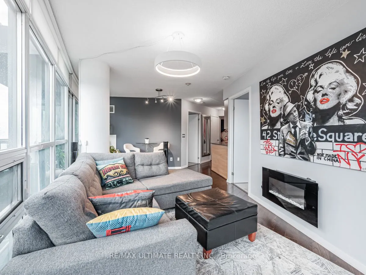 231 Fort York Boulevard, #1911