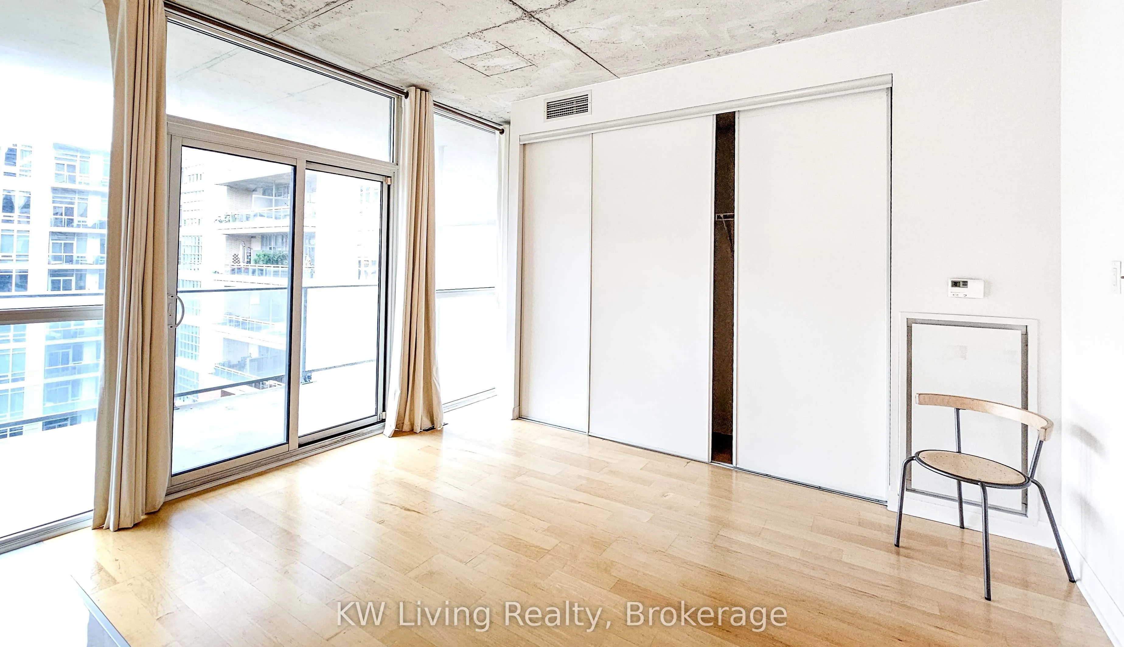 478 King Street W, #814