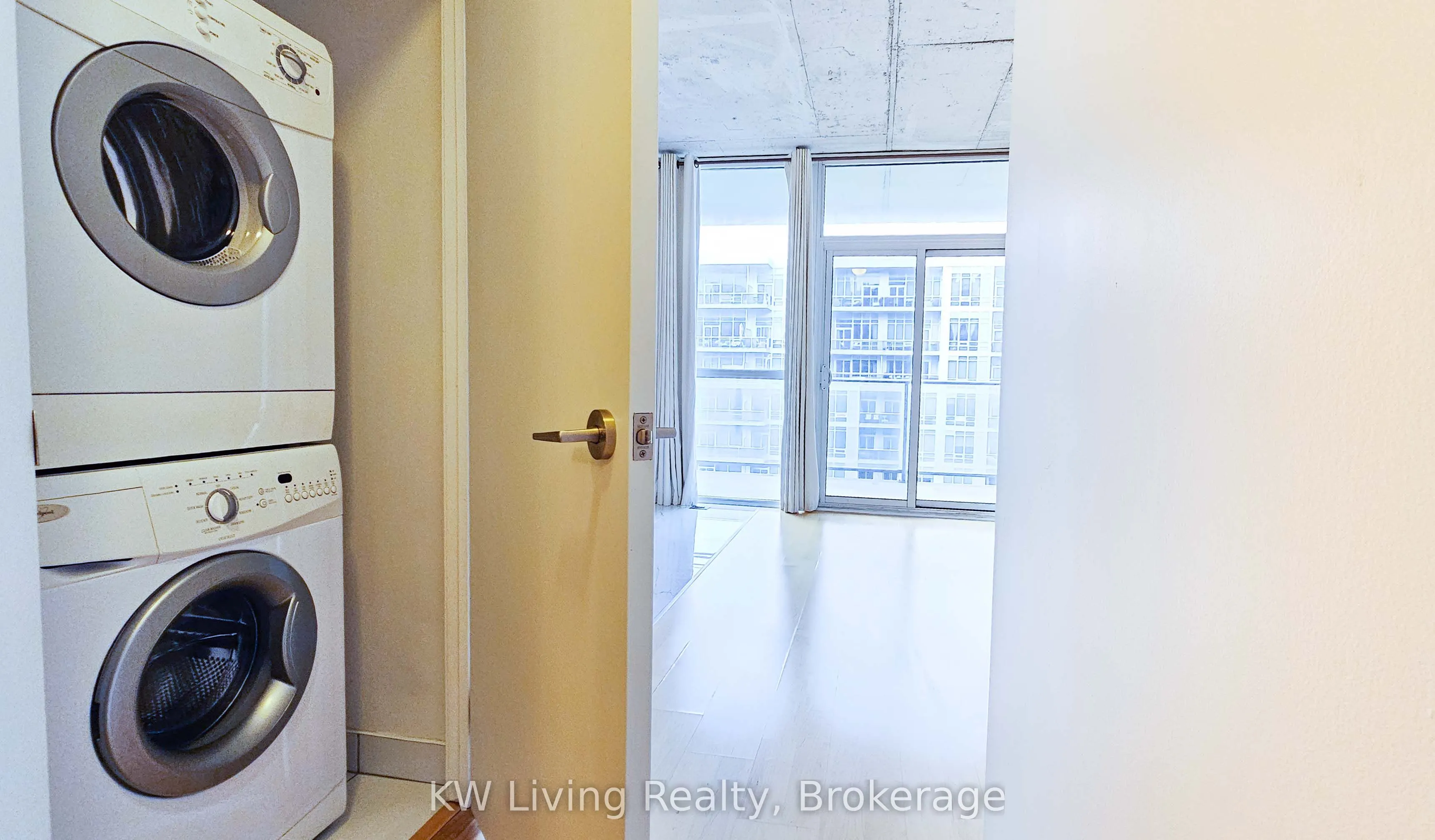 478 King Street W, #814