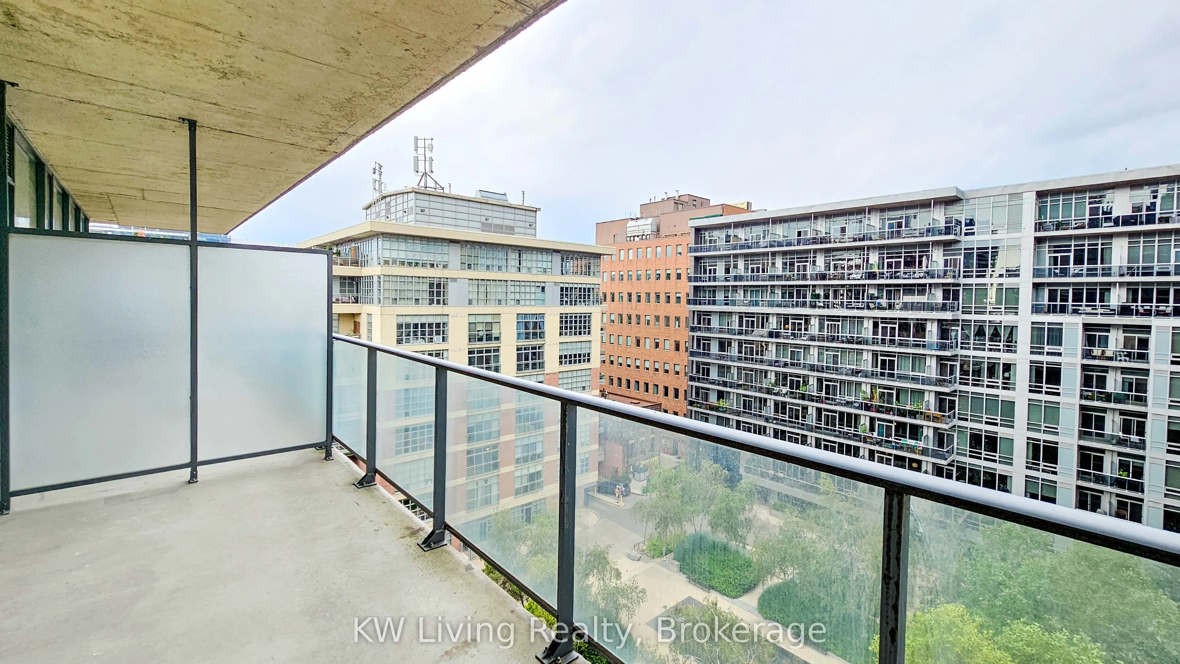478 King Street W, #814