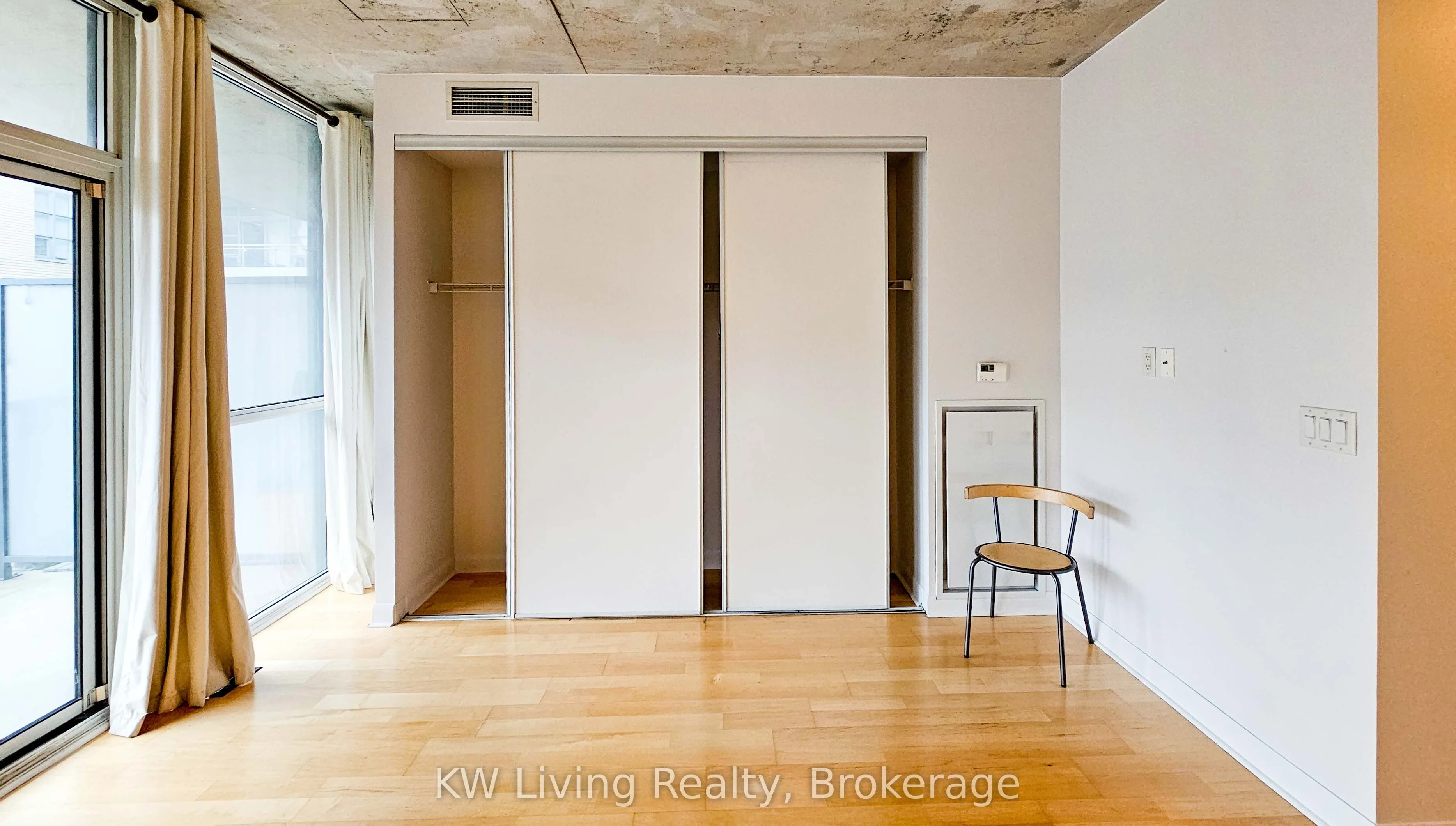 478 King Street W, #814