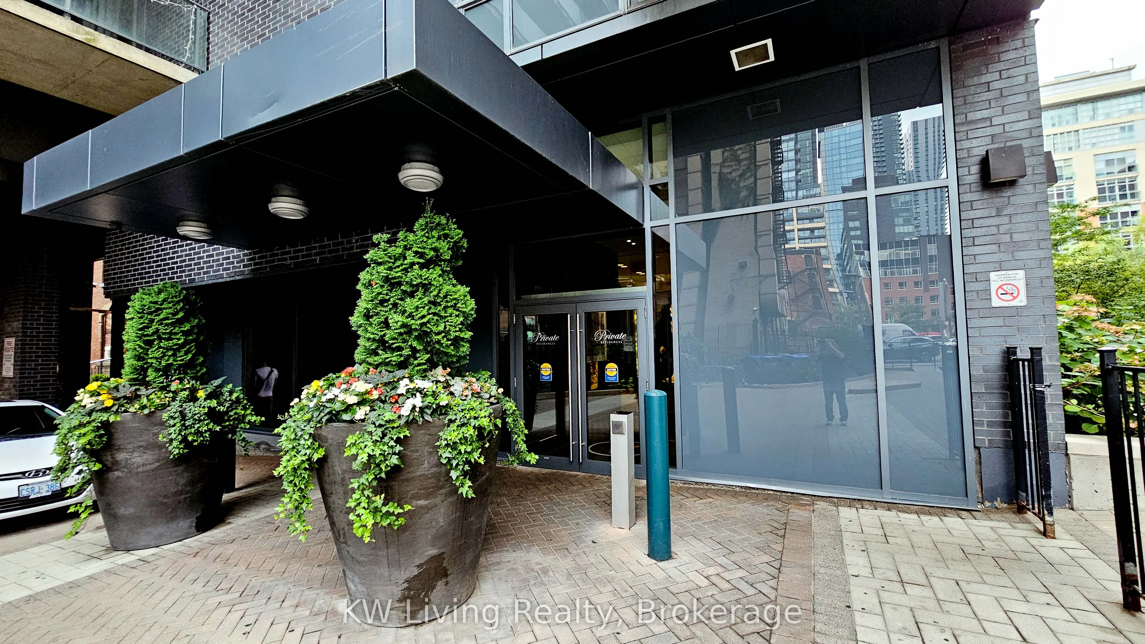 478 King Street W, #814