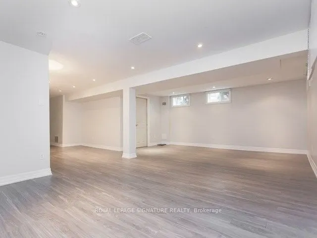 21 Addison Crescent