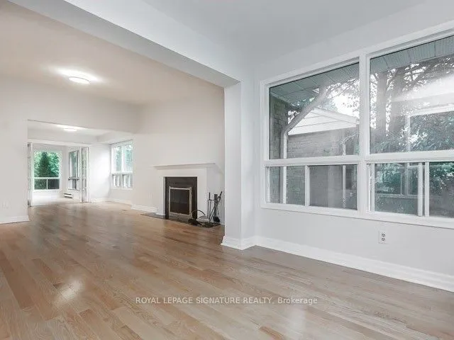 21 Addison Crescent