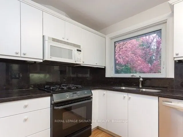 21 Addison Crescent