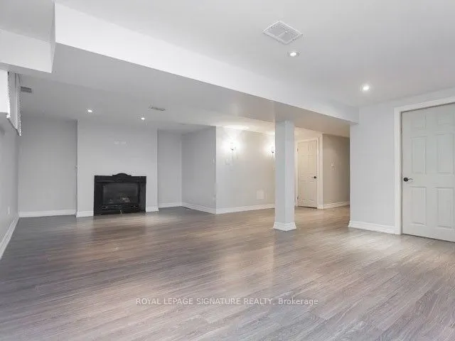 21 Addison Crescent