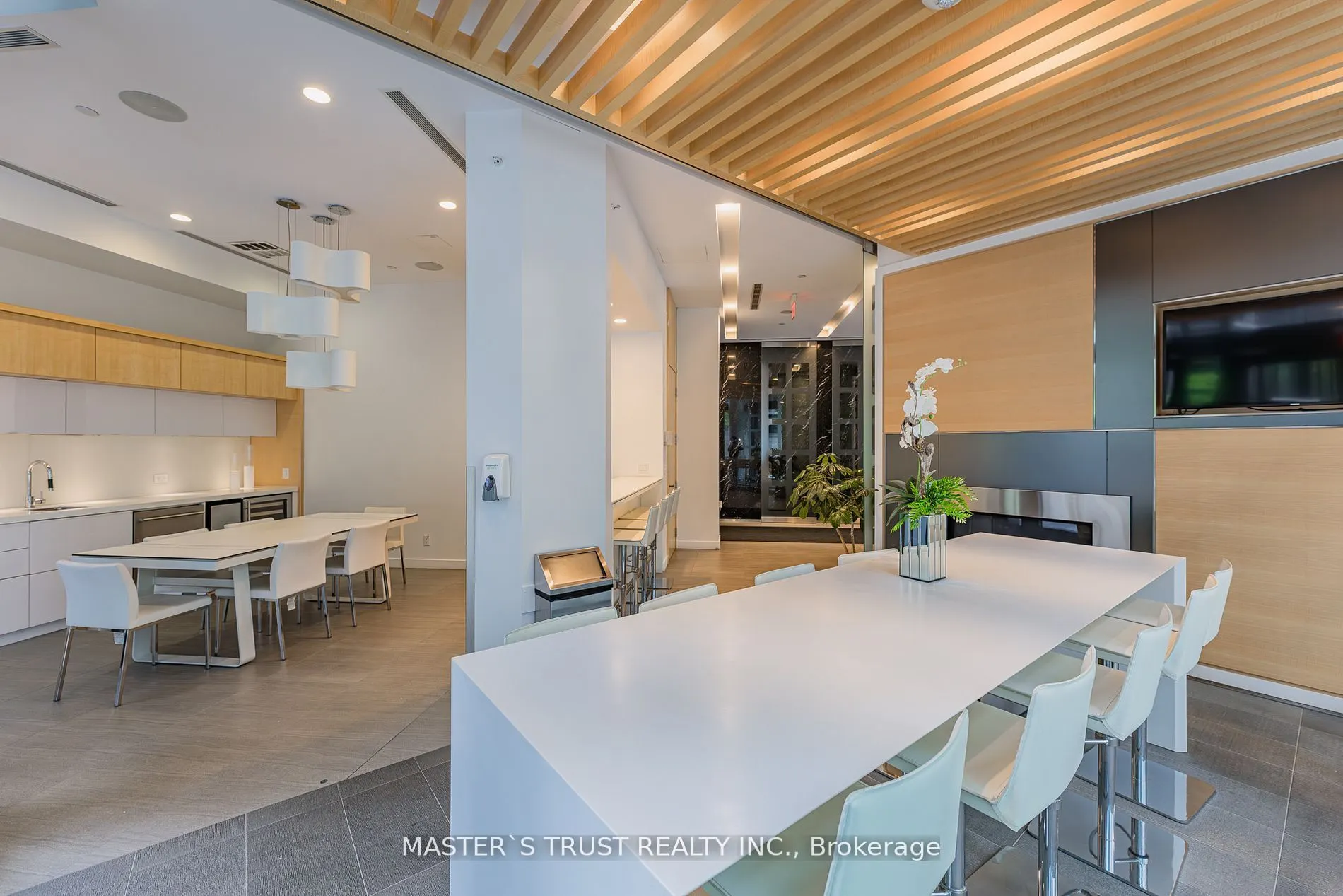 45 Charles Street E, #2808