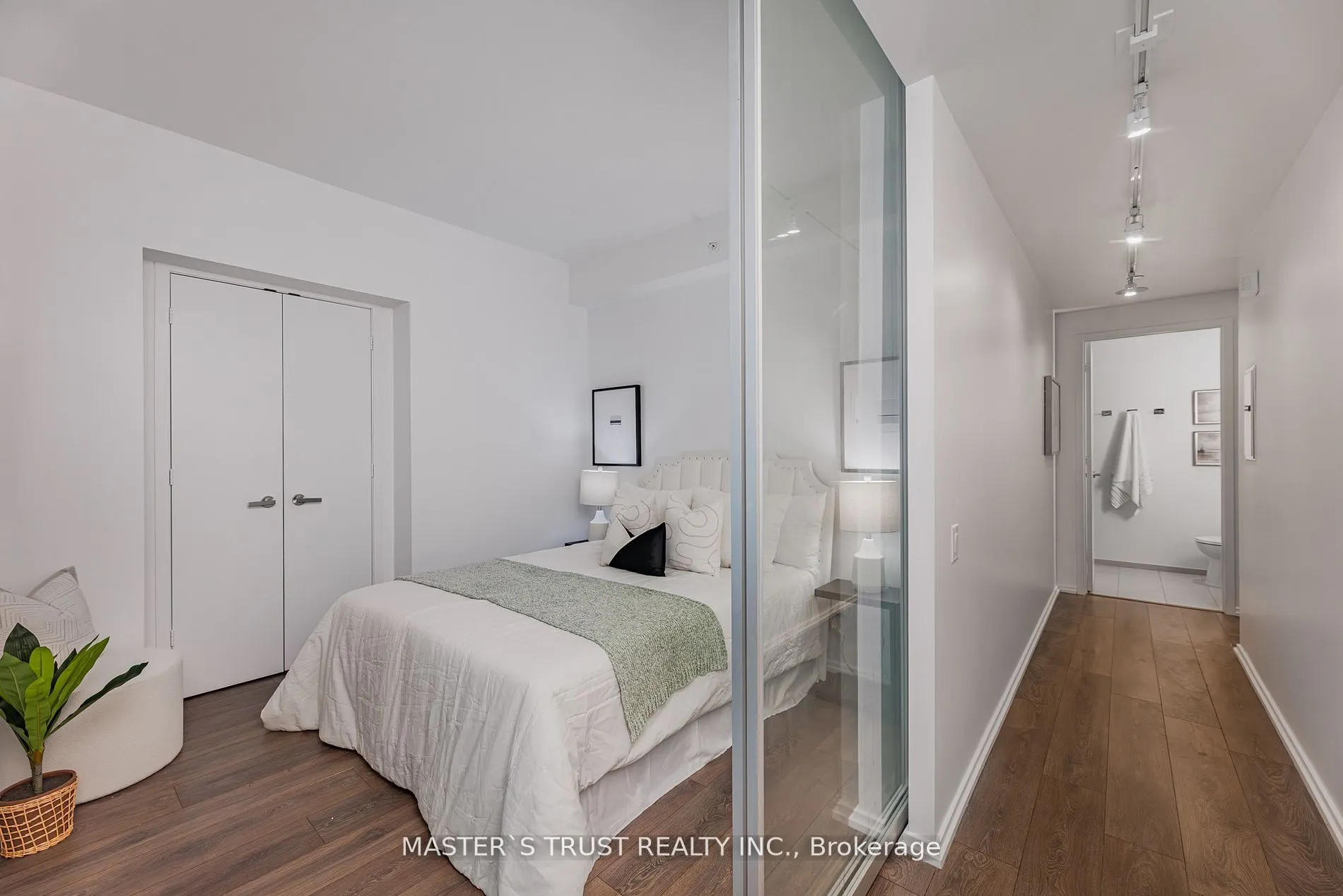 45 Charles Street E, #2808